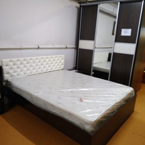 Кровать 1,6 на 2 метра с матрасом